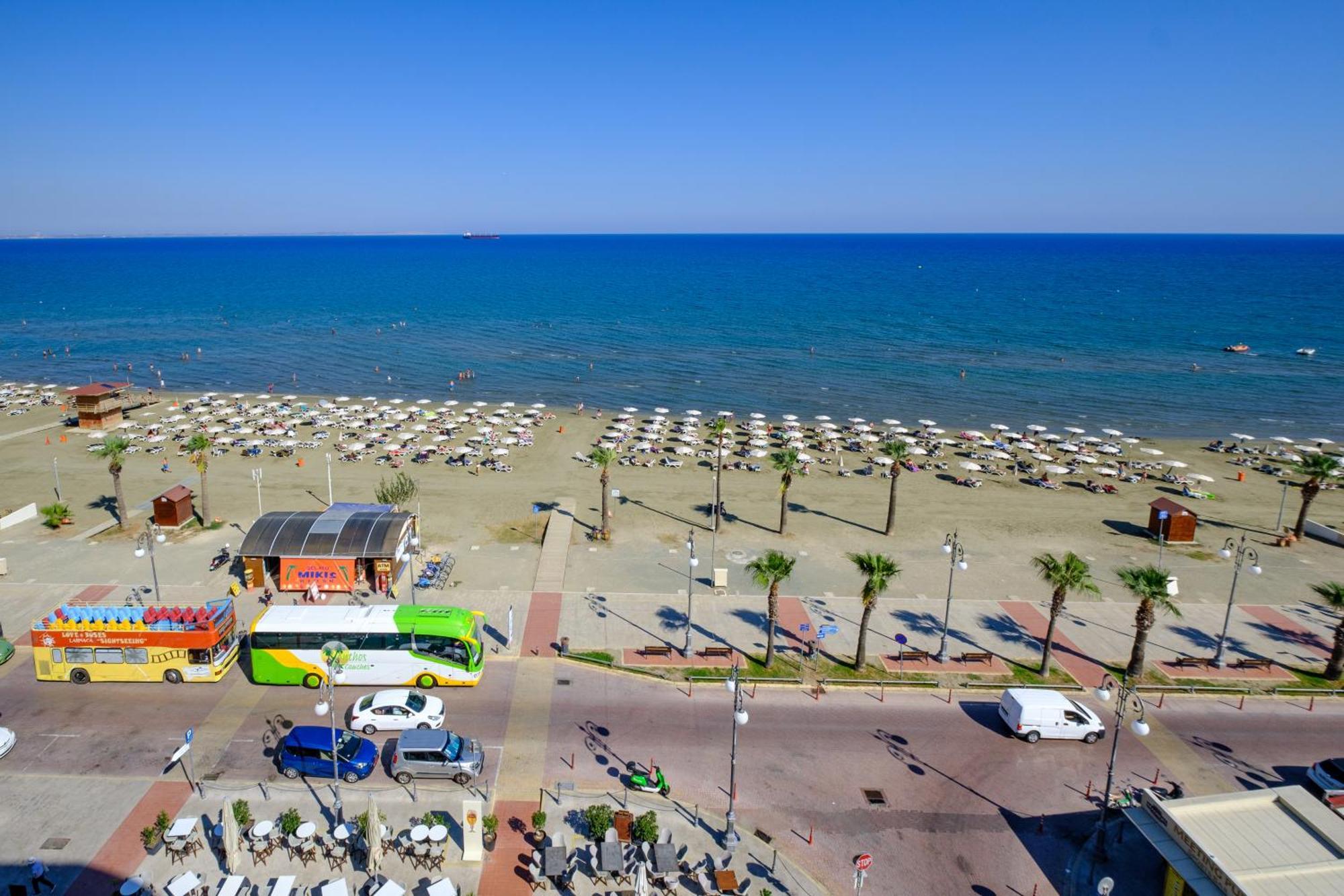Lazuli Sea View Beachfront Ap 21 Larnaca Exteriör bild
