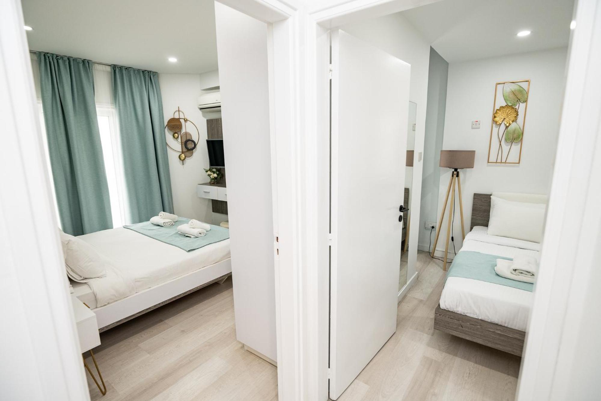 Lazuli Sea View Beachfront Ap 21 Larnaca Exteriör bild