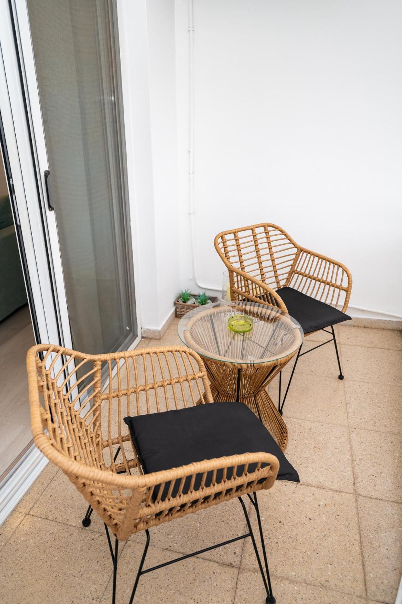 Lazuli Sea View Beachfront Ap 21 Larnaca Exteriör bild