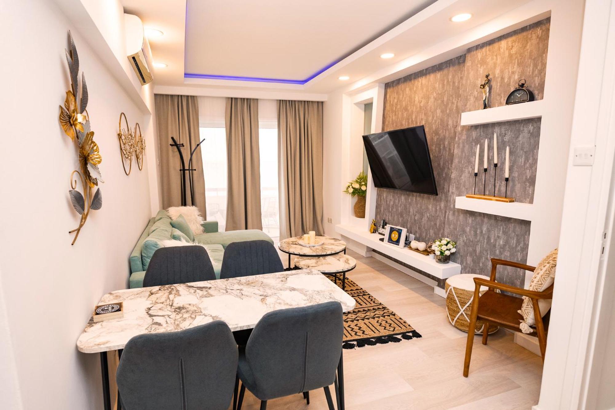 Lazuli Sea View Beachfront Ap 21 Larnaca Exteriör bild