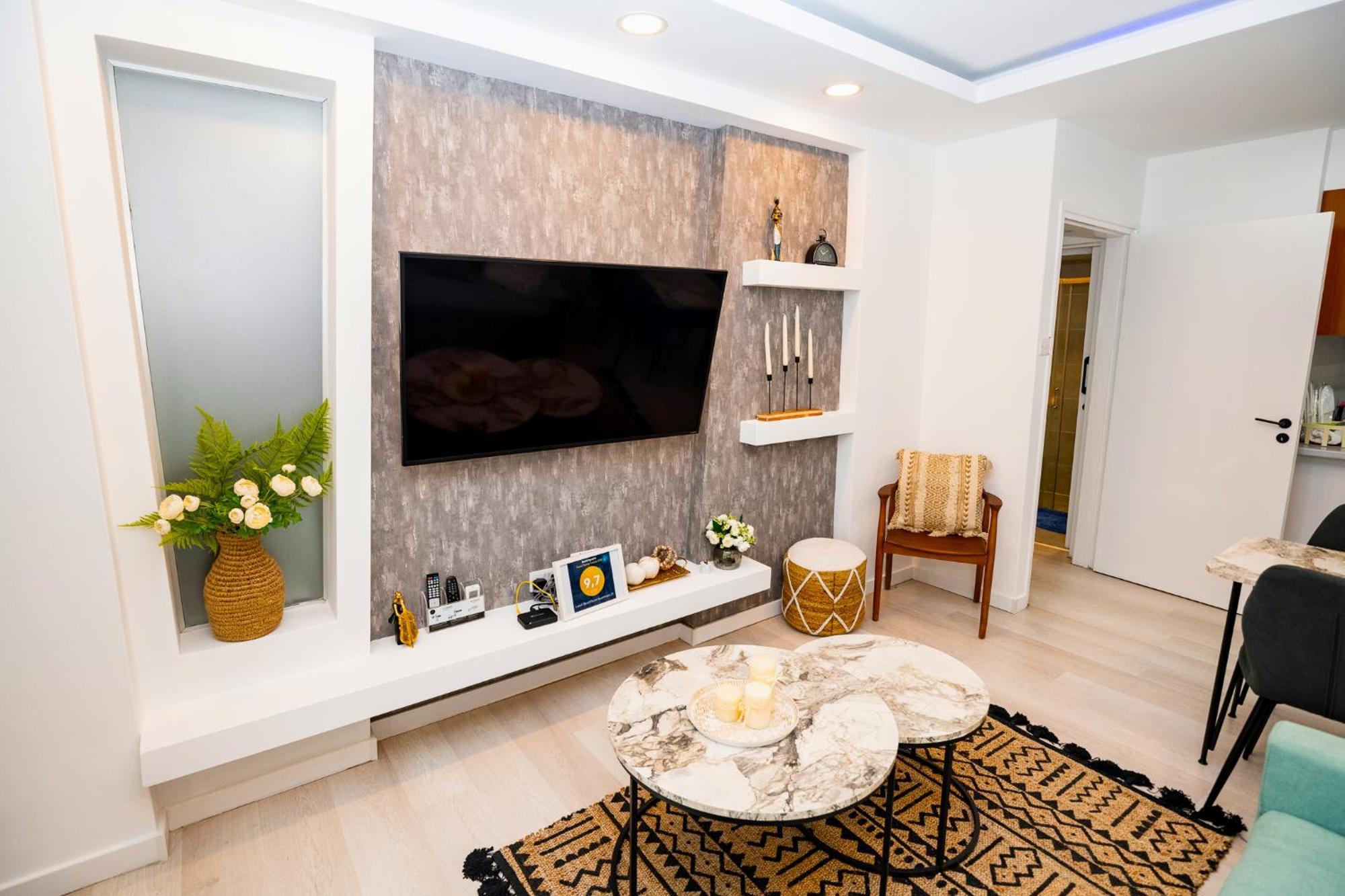 Lazuli Sea View Beachfront Ap 21 Larnaca Exteriör bild
