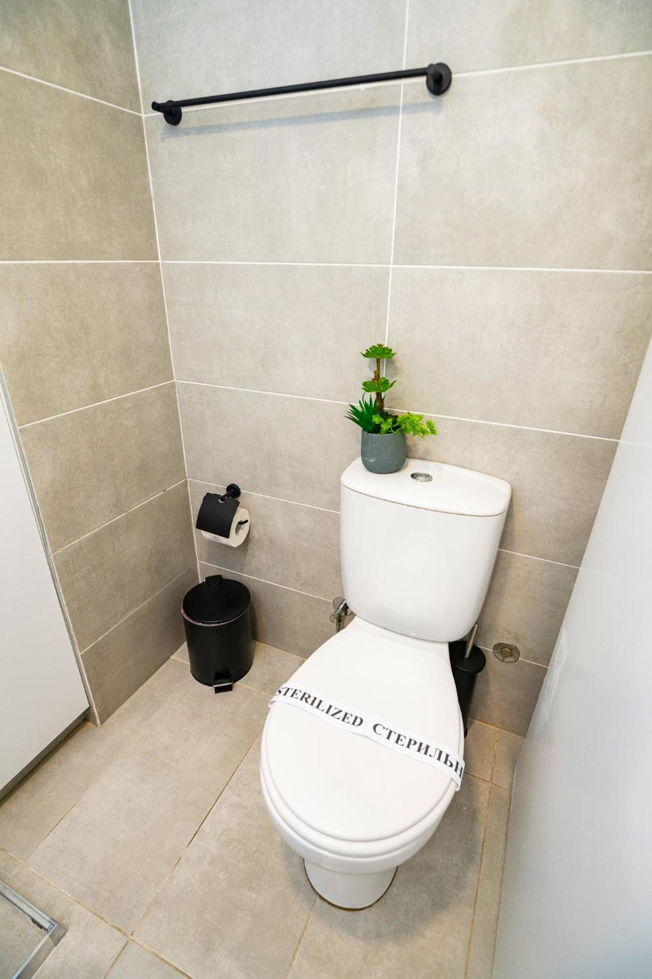 Lazuli Sea View Beachfront Ap 21 Larnaca Exteriör bild